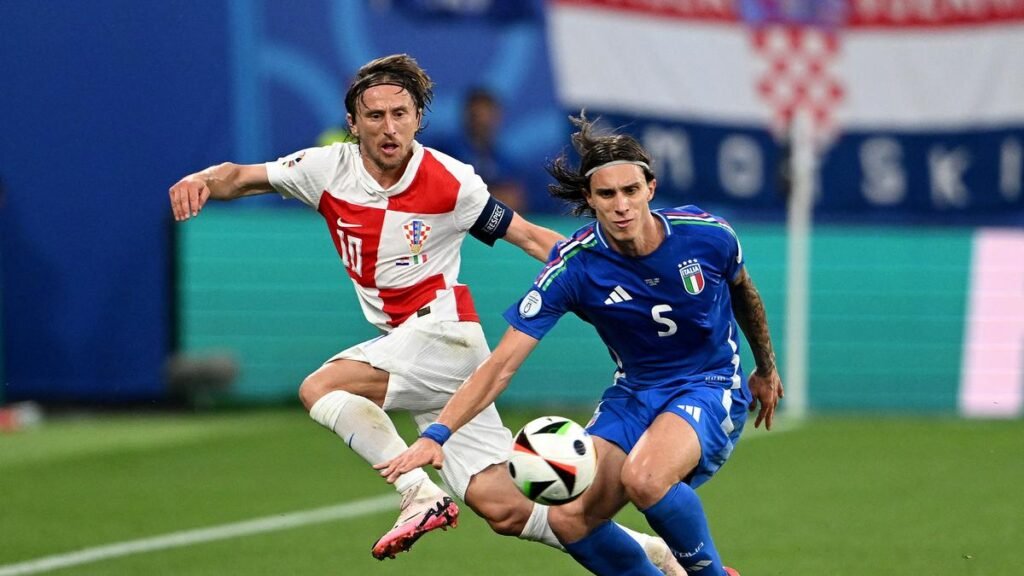 Arsenal signs Italy defender Calafiori from Bologna